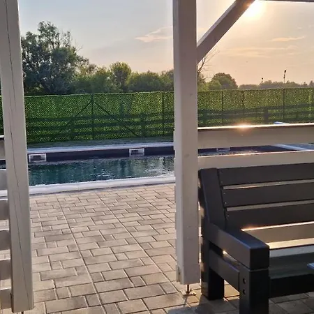 فندق مبيت وإفطار Garden Panzio Balatonkeresztúr